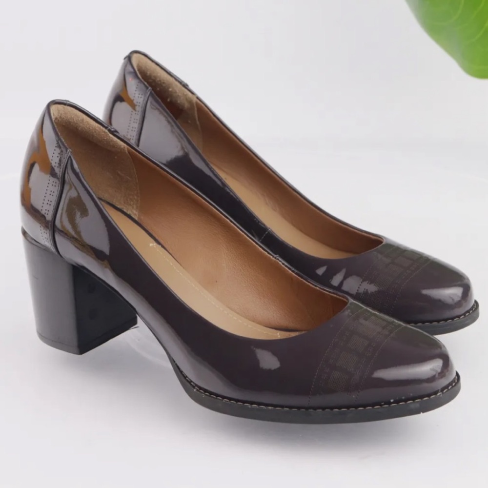 Clarks Tarah Sofia Artisan Patent Purple Grey Shoes, Pump Block Heel Size 7.5